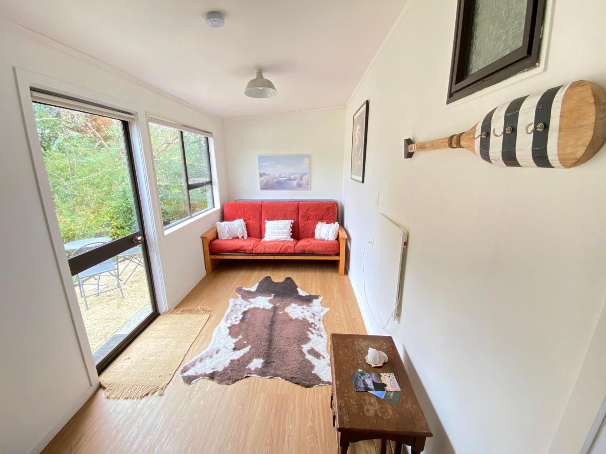 Beachside Gem - Cosy Chalet Parapara Exterior photo